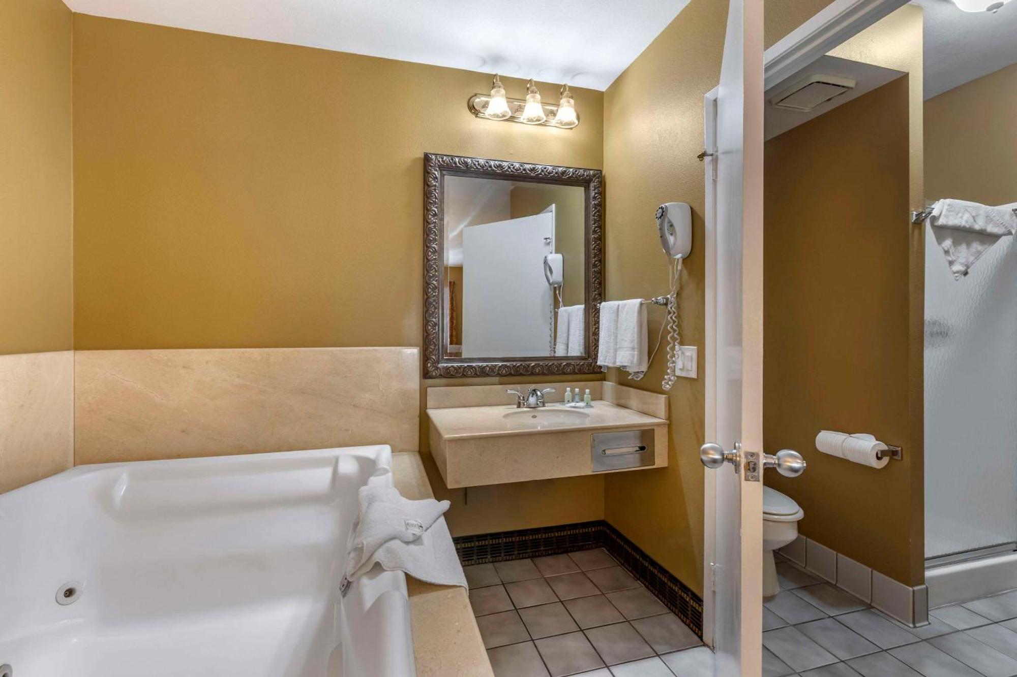 Quality Inn & Suites Westminster Seal Beach Kültér fotó